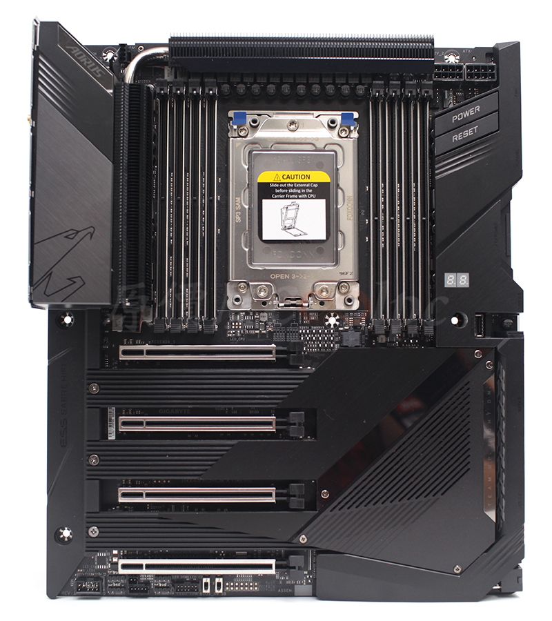coolpc-TRX40-AORUS-12