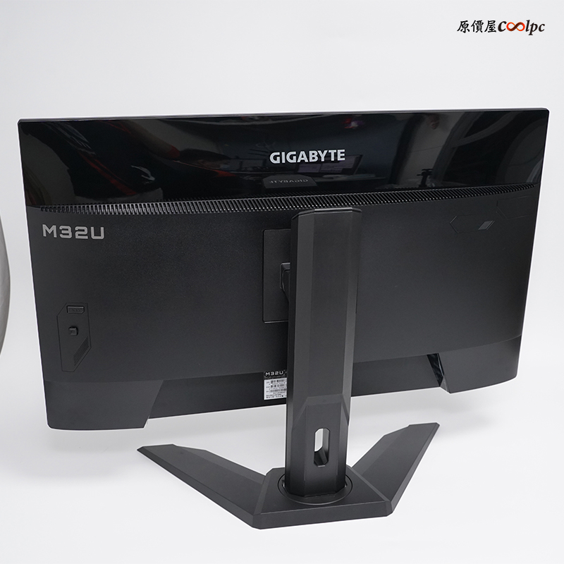 coolpc-gigabyte-m32u-14
